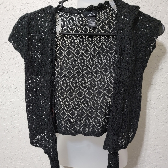 Black lace coverall - Picture 1 of 3